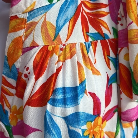 119. Emily Wonder tropical short sleeve top, flirty sleeves, open V neck, Sz L - Picture 6 of 10